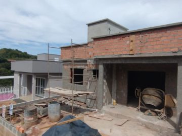 CASA EM CONSTRUÇÃO